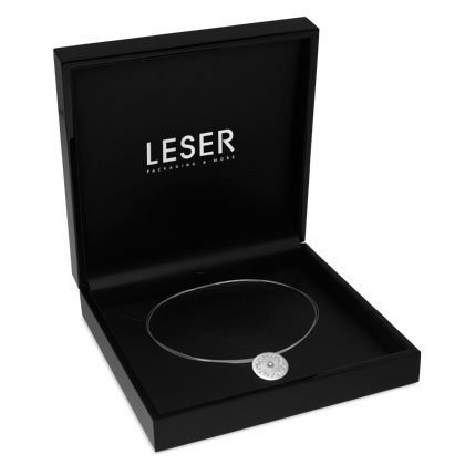 Houten etuis voor kettinghangers - oorbellen - armbanden