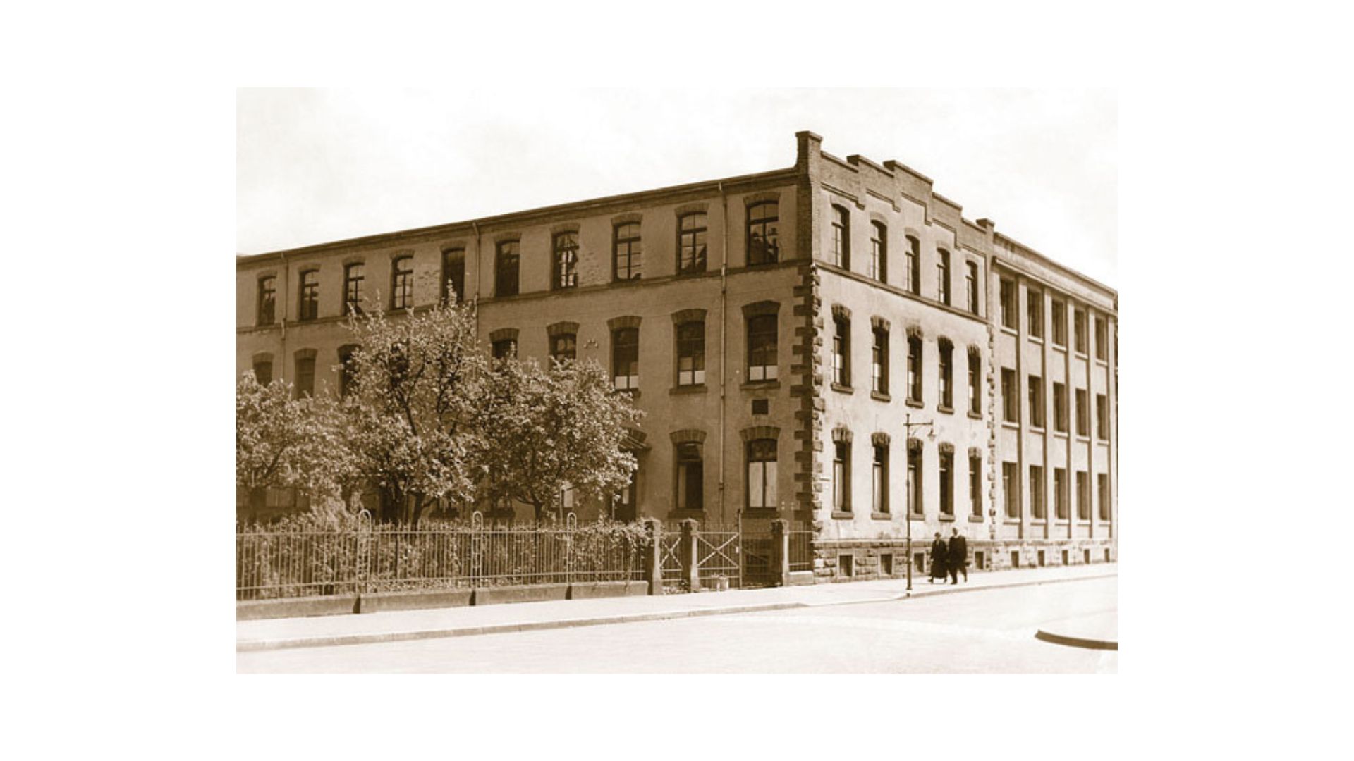 1937: Het begin in Lahr