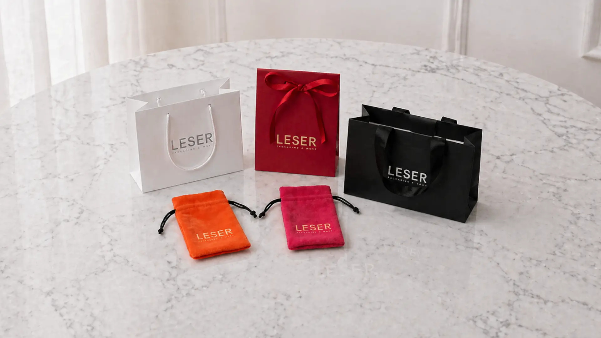 Waarom zijn de juiste accessoires voor sieraden belangrijk?